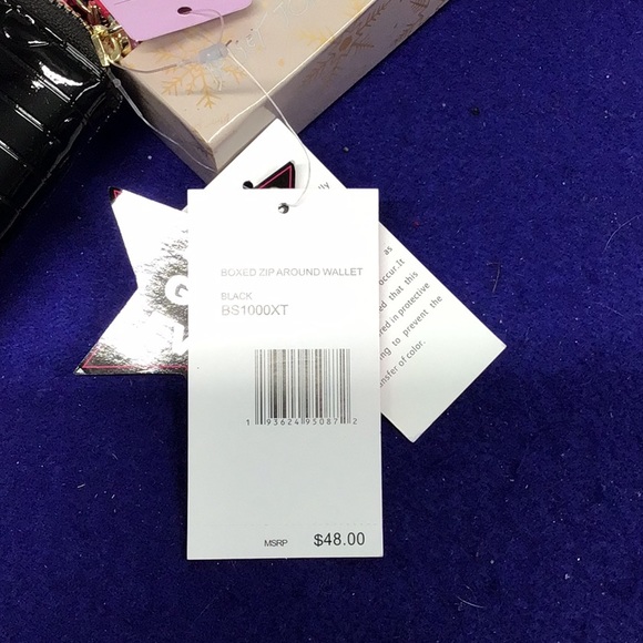 BETSEY JOHNSON BLACK ZIP AROUND WALLET - Picture 10 of 10